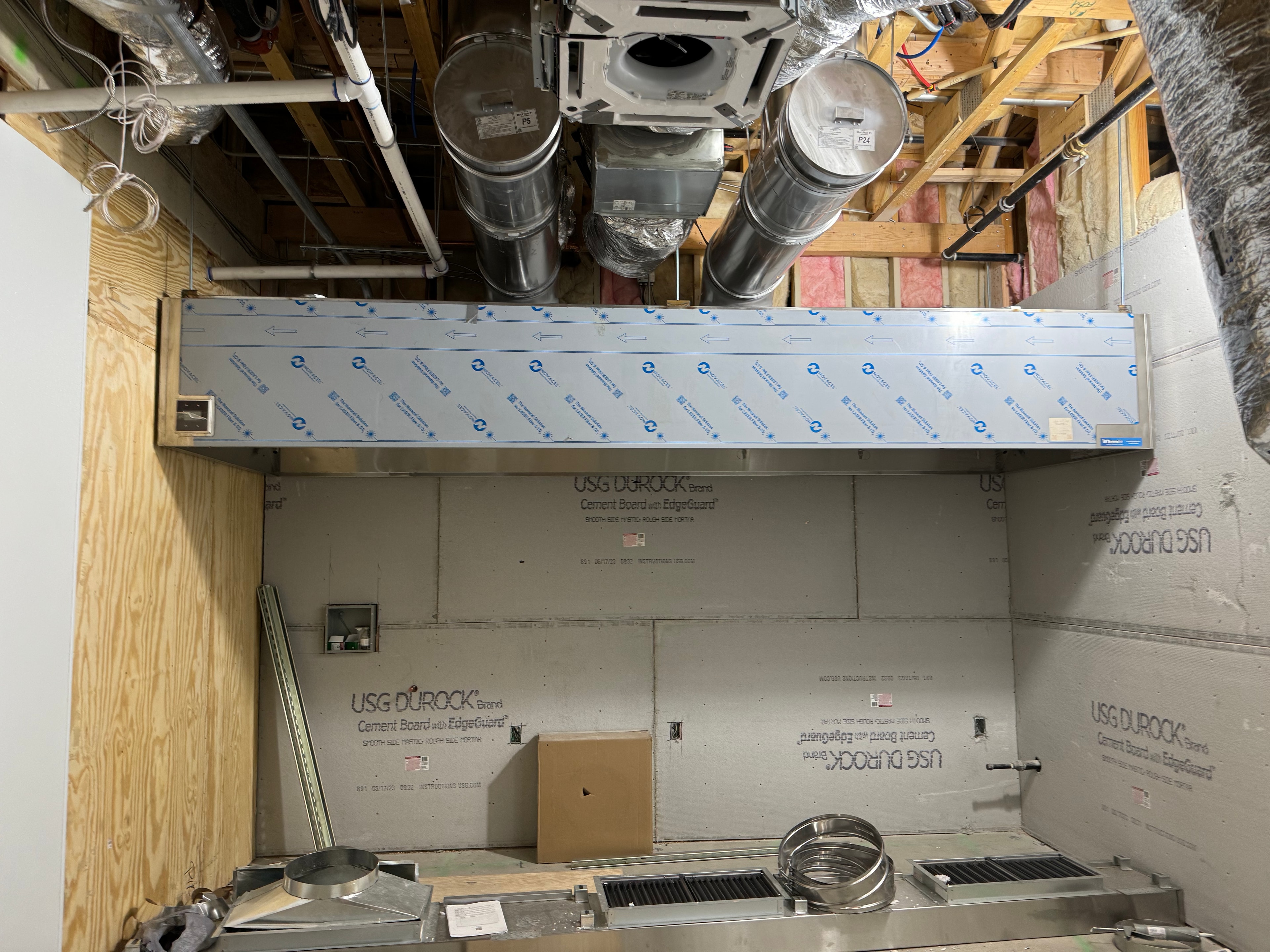 Hood and supply system — full kitchen view